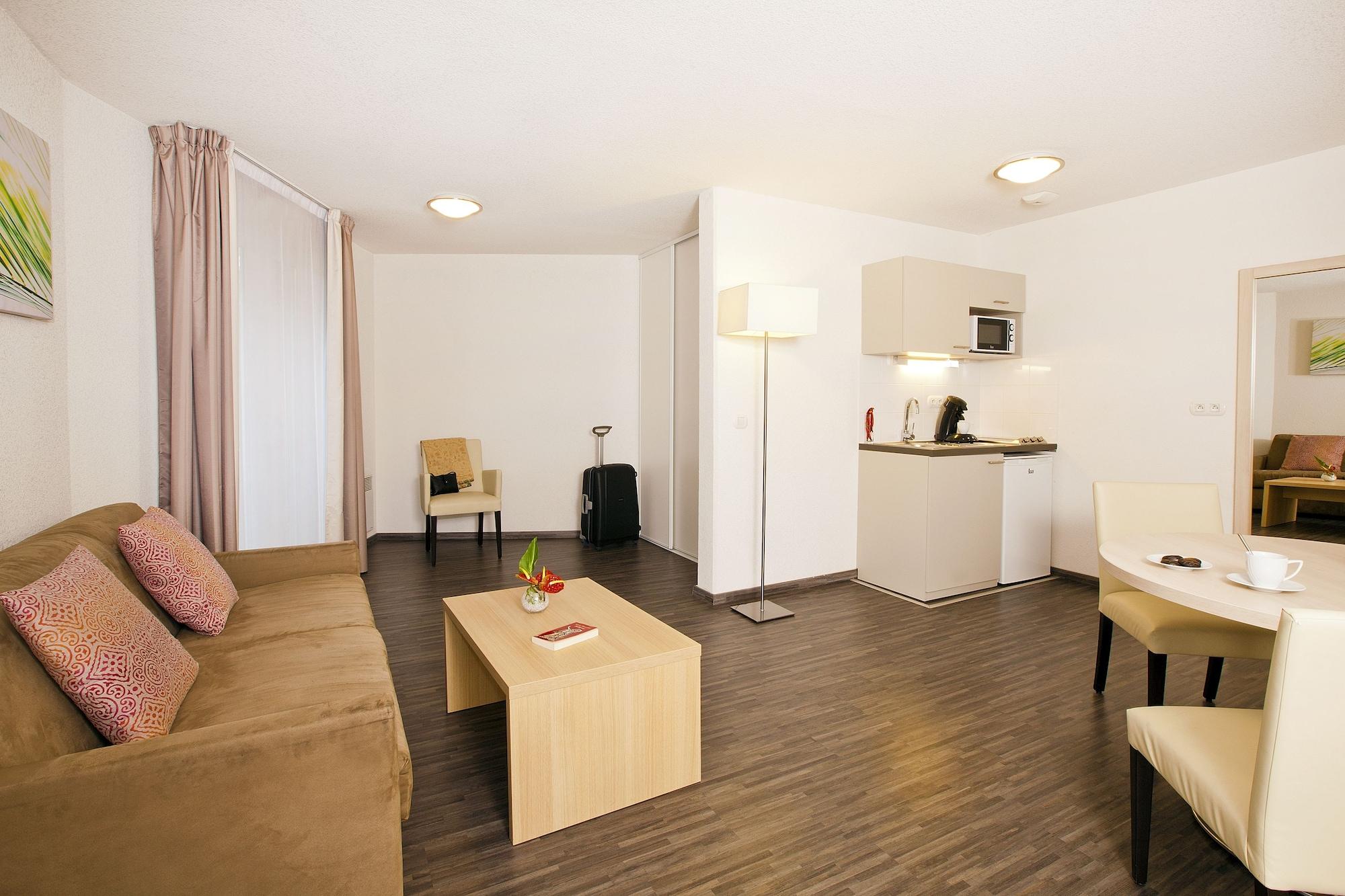 Residhome Neuilly Bords De Marne Экстерьер фото