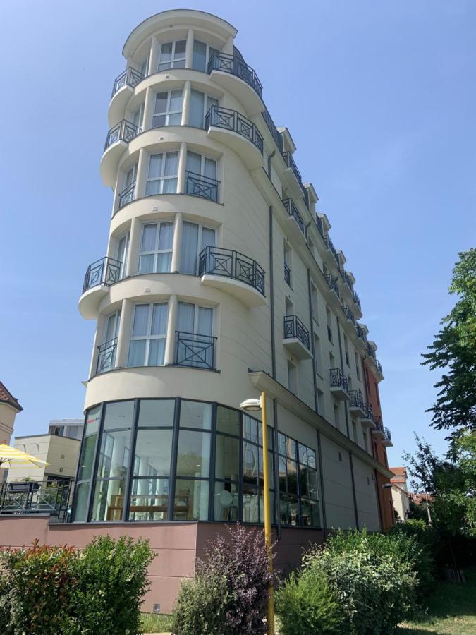 Residhome Neuilly Bords De Marne Экстерьер фото