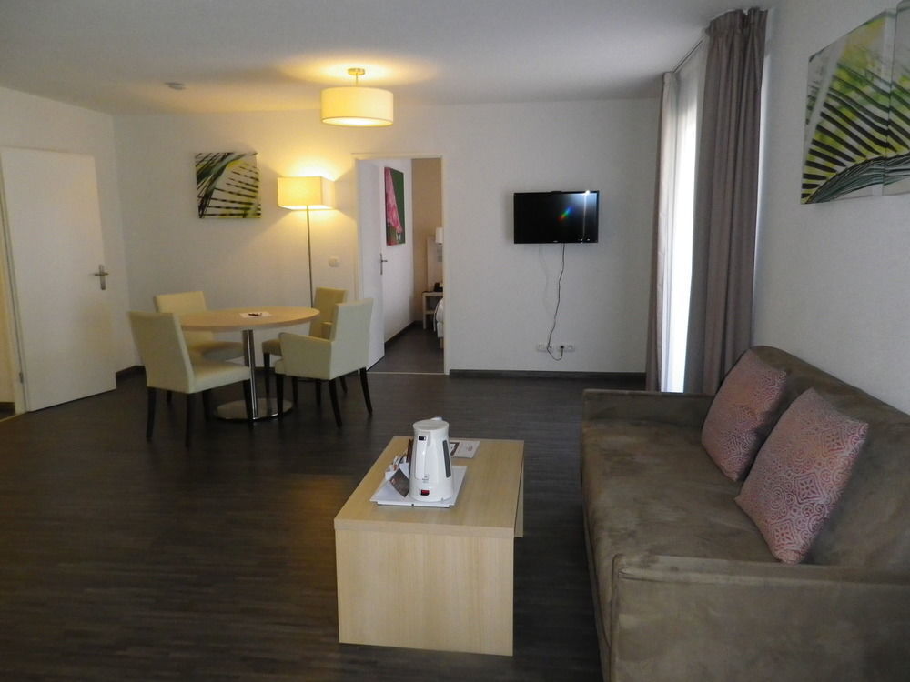 Residhome Neuilly Bords De Marne Экстерьер фото